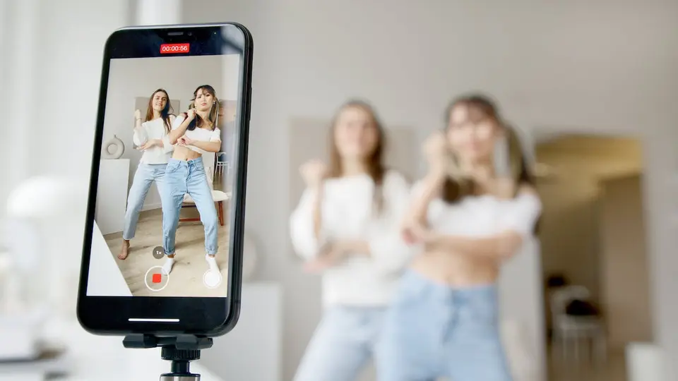 Tips and Tricks to Create Captivating Short Videos for Instagram and YouTube Shorts